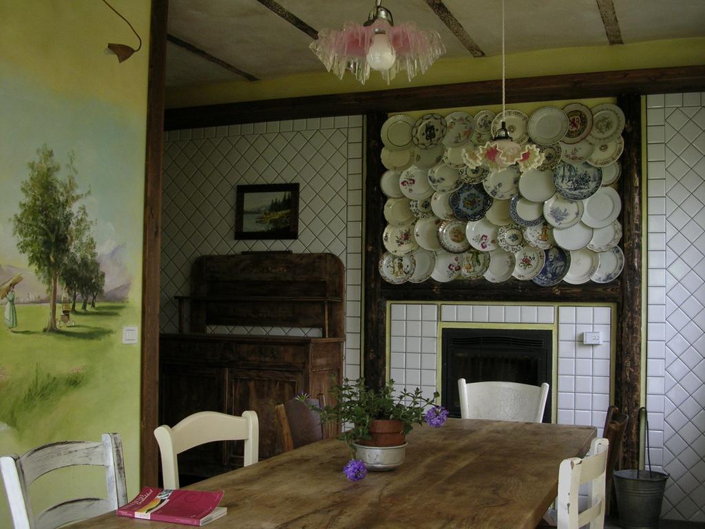 La Commedia Della Pentola Hostal Lu (Piedmont) Habitación foto